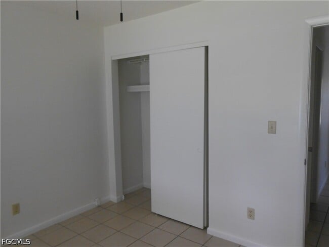 Building Photo - 404 Joel Blvd