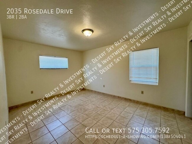 Building Photo - 2035 Rosedale Dr
