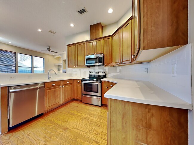 Building Photo - 821 Templeton Ln