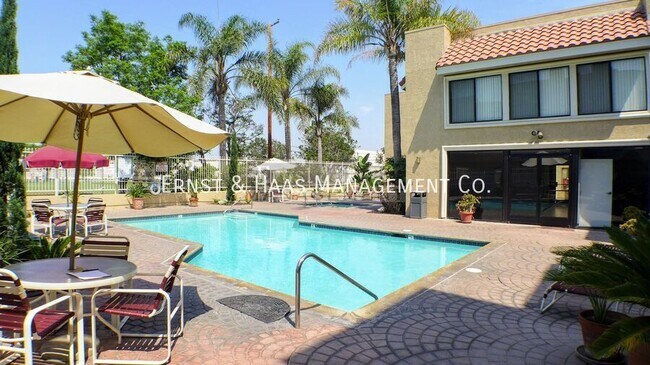 Primary Photo - 550 Orange Ave