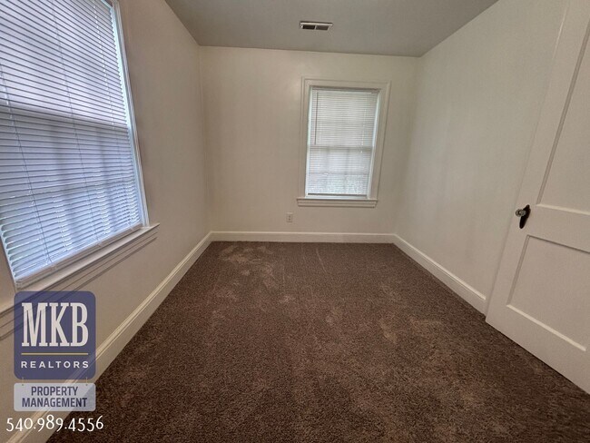 Building Photo - Garden City Property
