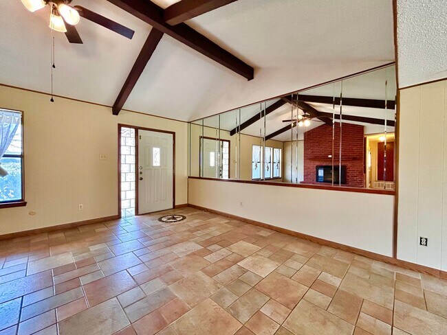 Building Photo - Warm & Inviting 3 Bed, 2 Bath Home with 2-Car Garage & Fireplace