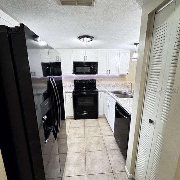 Building Photo - 10128 Lake Oak Cir