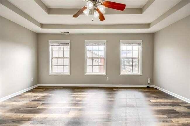 Building Photo - 2171 Waterford Park Dr