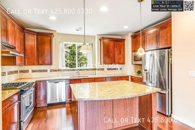 Building Photo - Serenity Meets Smart Living in Redmond Ridge