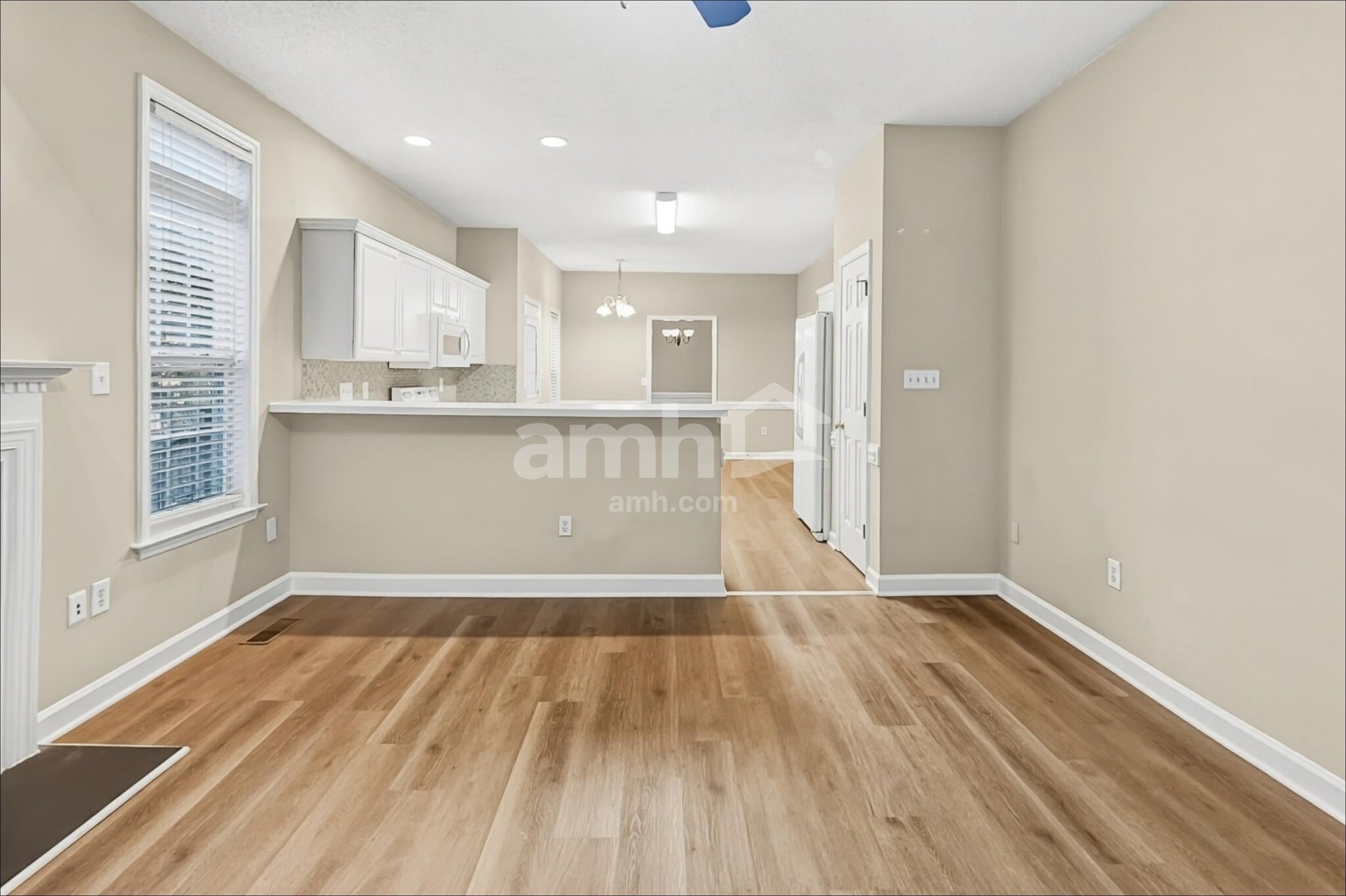 Building Photo - 4304 Southern Oak Dr