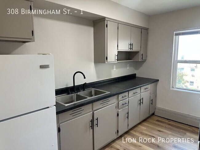 Building Photo - 308 Birmingham St