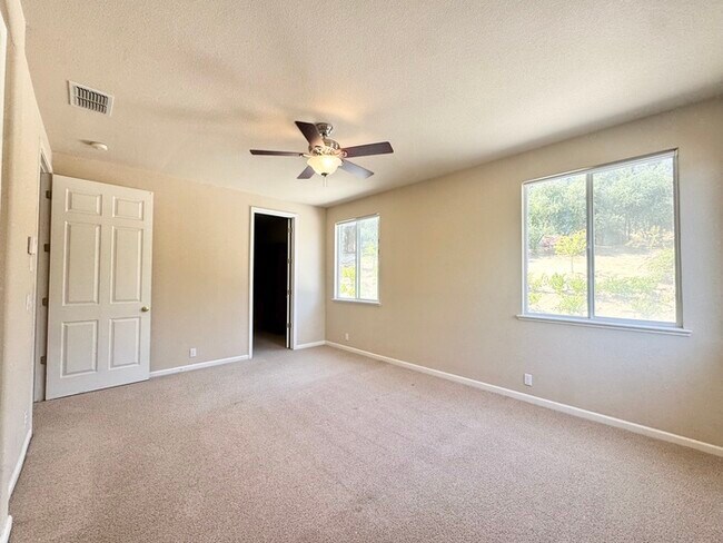 Building Photo - Beautiful large 4 bedroom home in rocklin!
