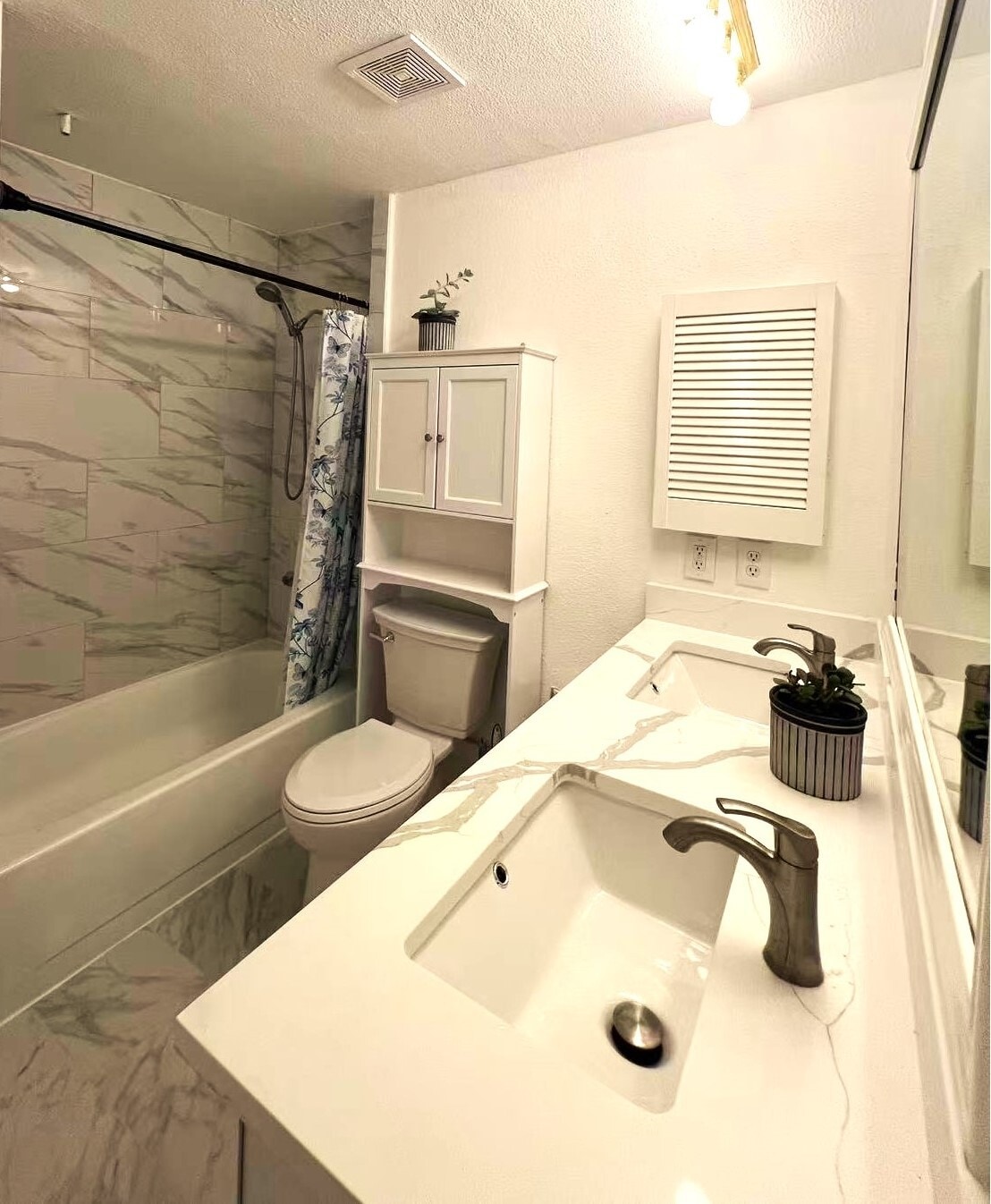 Building Photo - 2207 S Braeswood Blvd