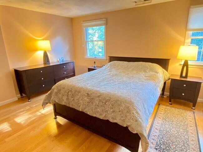 Building Photo - 224 Park St