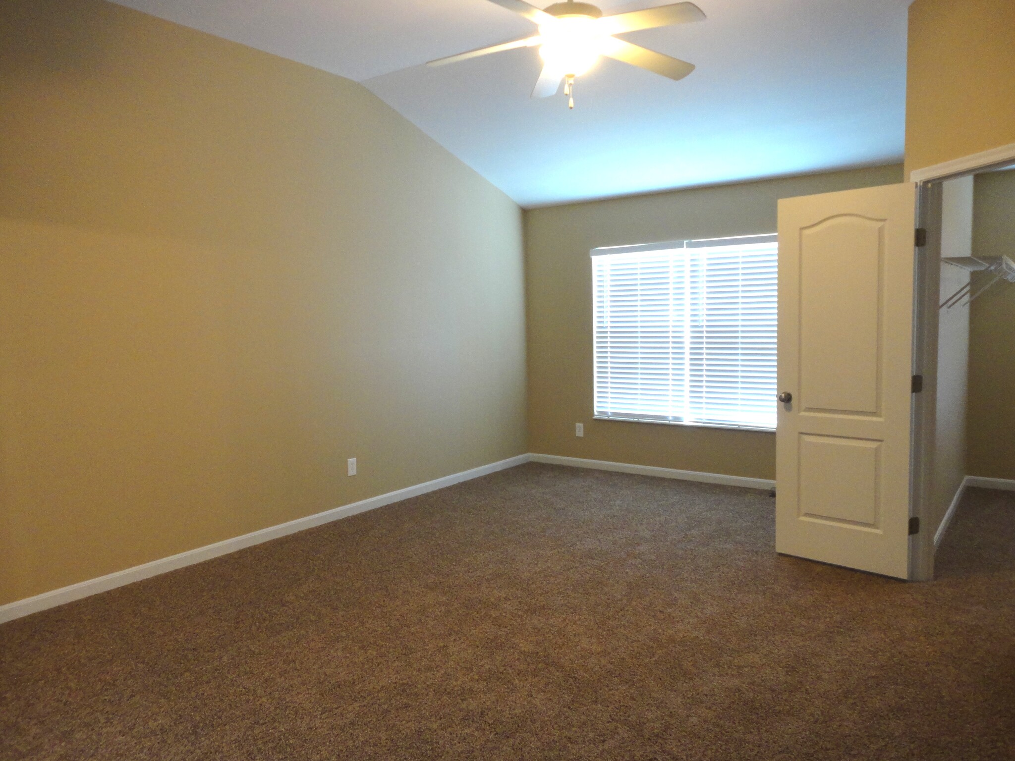 Building Photo - 2544 Softwind Ct