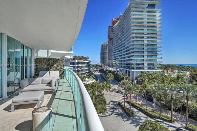 Building Photo - 1000 South Pointe Dr