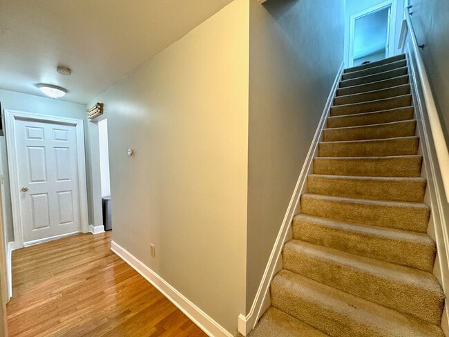 Building Photo - Charming 3 Bed/2 Full Bath in Columbia Tus...
