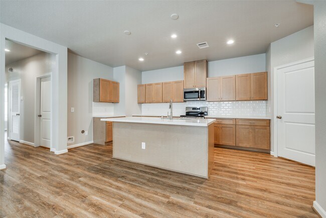 Building Photo - 107 Pk Pl Cir