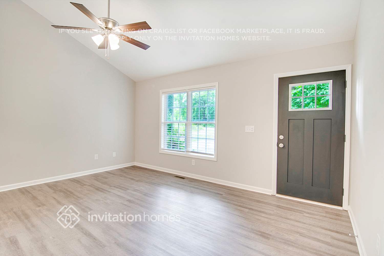 Building Photo - 428 Cloverdale Dr