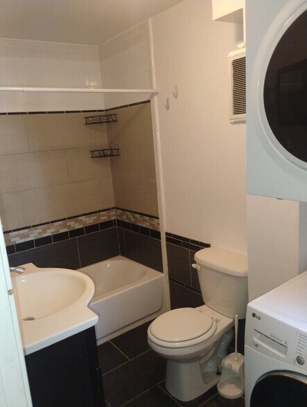 Building Photo - 2113 Fitzwater St