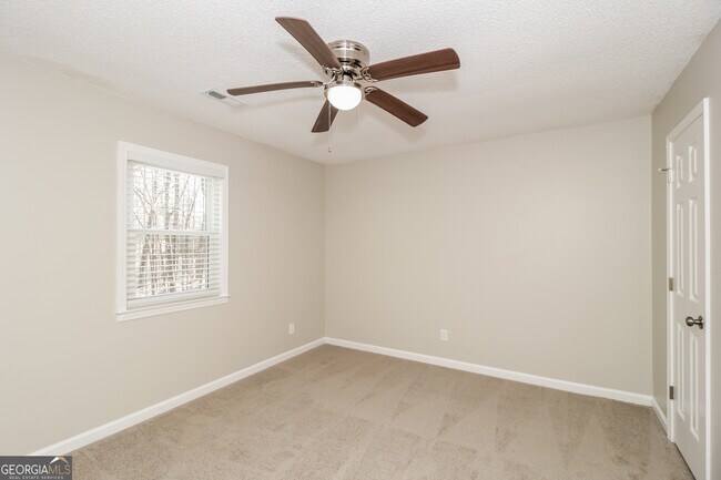 Building Photo - 215 Allatoona Highland Dr