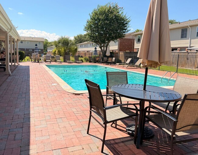 Building Photo - Fully Furnished Beach Pod - 2BR Near Folly Beach & Downtown Charleston!