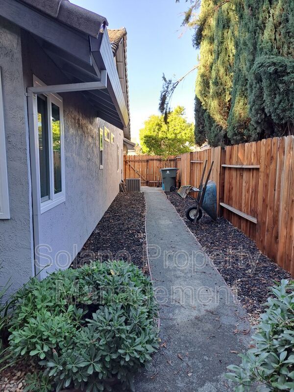 Building Photo - 357 Shannon Dr