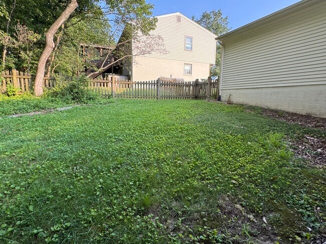 Building Photo - 3212 Manitoba Dr