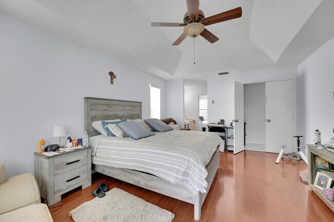 Building Photo - 14544 Autumn Ave