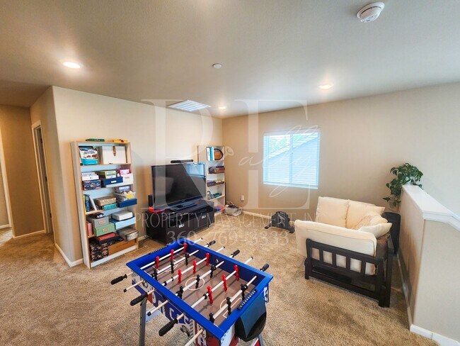 Building Photo - Extra Large Premium Built 4bd