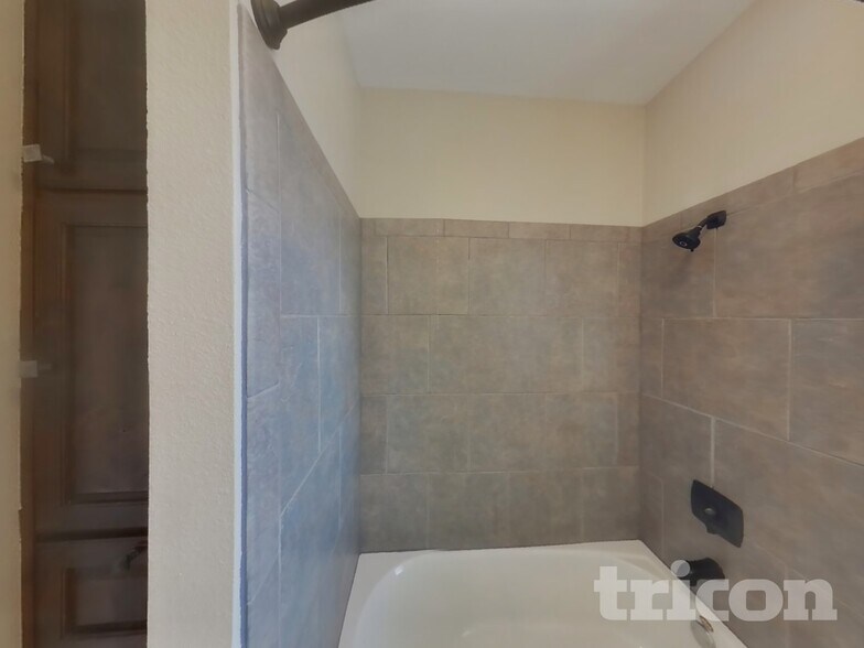 Building Photo - 108 Mckinley Dr