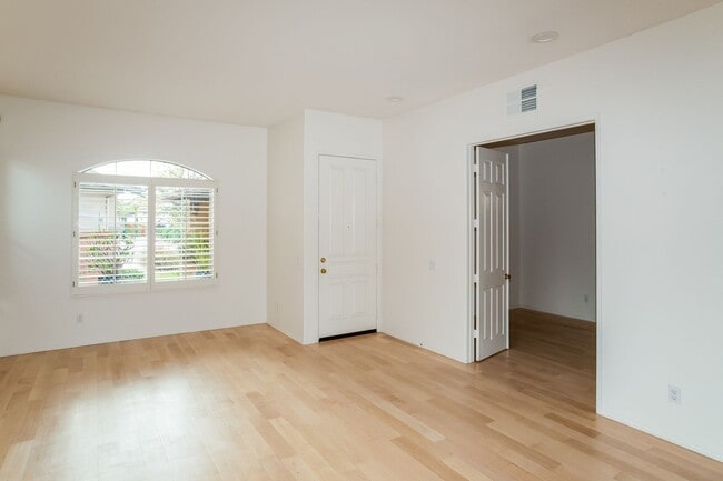 Building Photo - 3 bed 1 story, 2 bath Home In A Cul-De-Sac In Rolling Hills Ranch