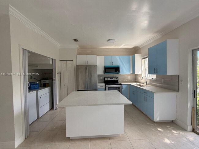 Building Photo - 1512 SE 31st Ct