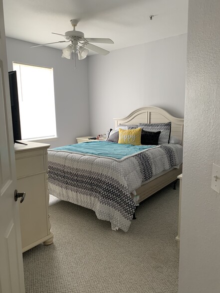 Masterbedroom - 5692 Star Rush Dr