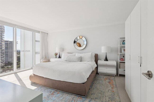 Building Photo - 10275 Collins Ave