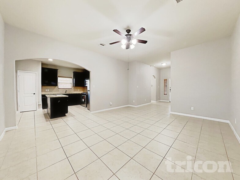 Building Photo - 7611 Daisy Port Ln