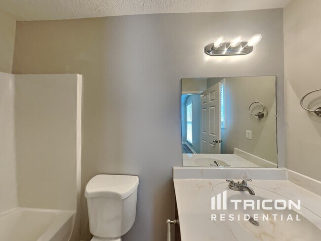 Building Photo - 3508 Oak Creek Dr