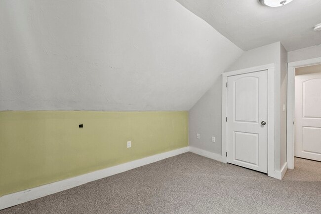 Building Photo - 114 Old Oaken Bucket Rd