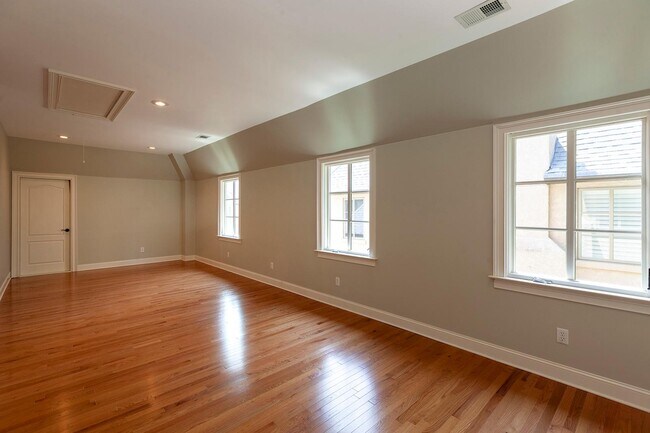 Building Photo - 8819 Provence Village Ln
