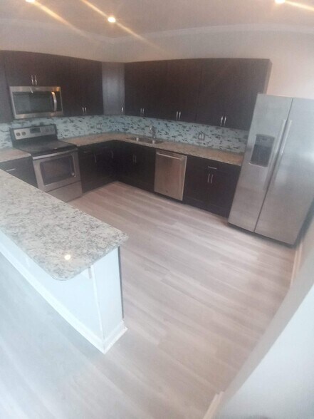 Building Photo - 408 Armada Rd S