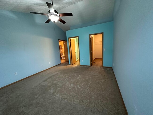 Building Photo - 135 Saratoga St