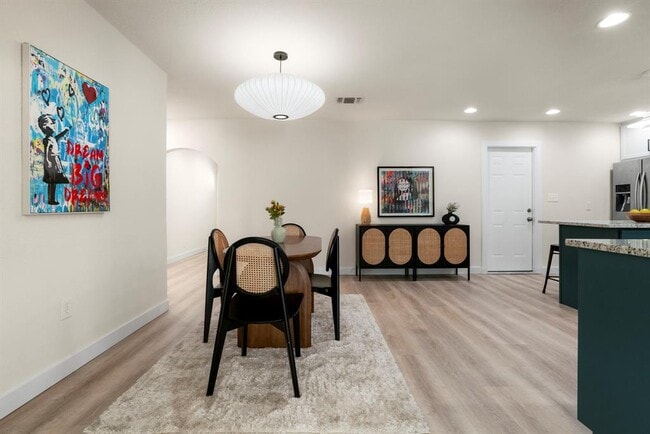 Building Photo - 5313 Wellington Dr