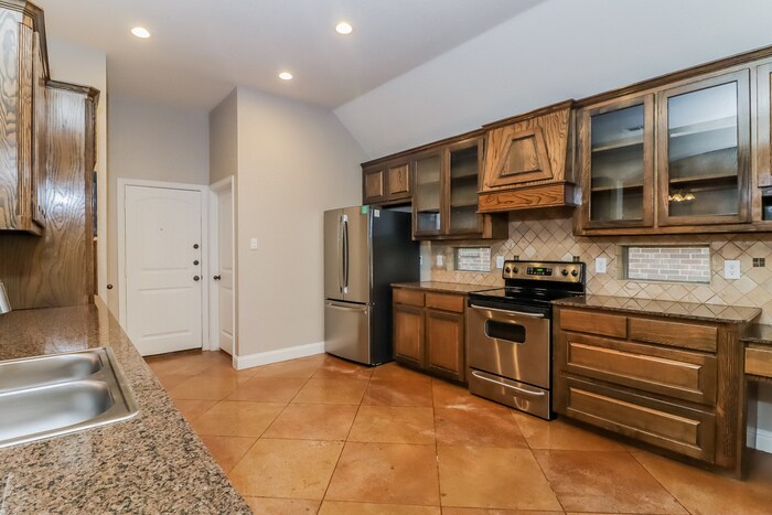 Building Photo - 330 Spyglass Dr