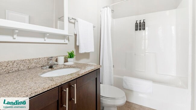 Building Photo - 4050 W Pine Blvd