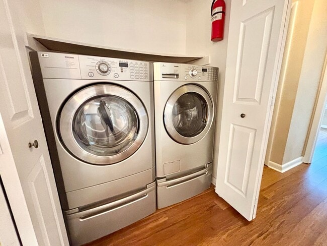 Building Photo - Gorgeous 3-Bedroom Condo in Virginia Beach