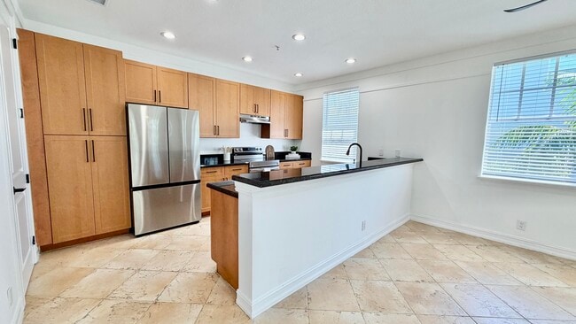 Building Photo - 810 3rd Ave N