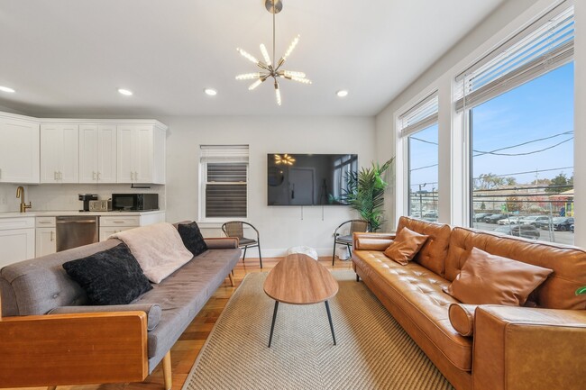 Building Photo - 183 Gates Ave