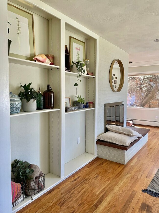 Building Photo - Must See Newly Remodeled North Boulder 5 bed/2.5 bath - Available August 7th!
