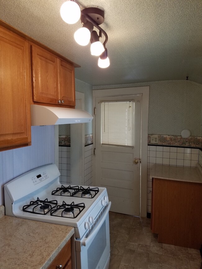 Building Photo - 622 W 18th St