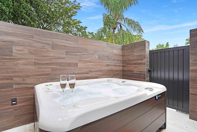 Building Photo - 3012 NW 61st St