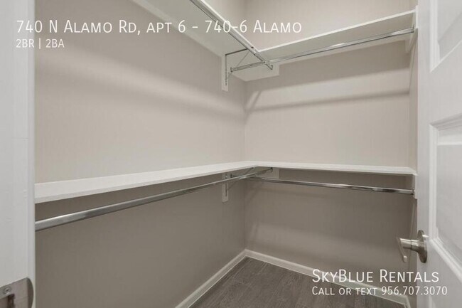 Building Photo - 740 N Alamo Rd