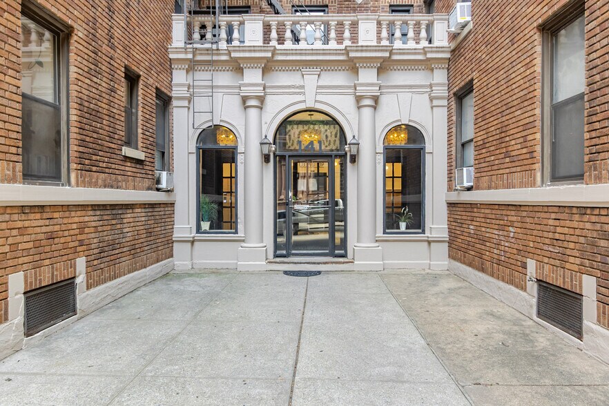 Building Photo - 141 Joralemon St