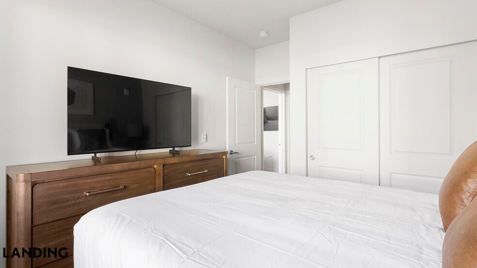 Building Photo - 17500 25th Ave NE