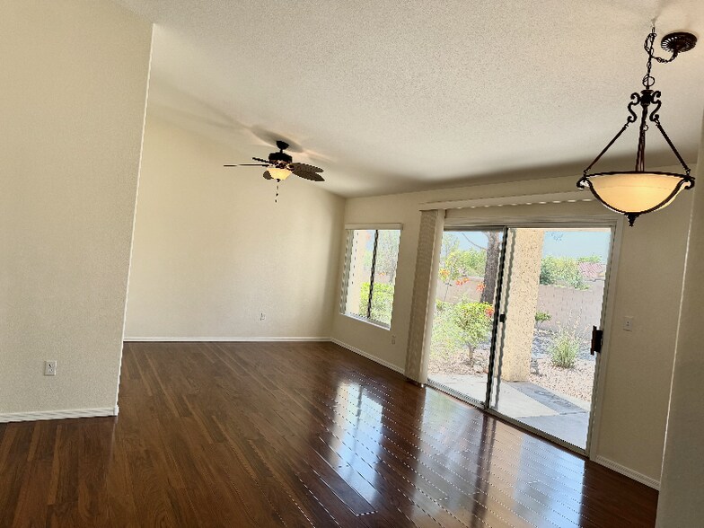 Building Photo - 10065 Hemet Dr
